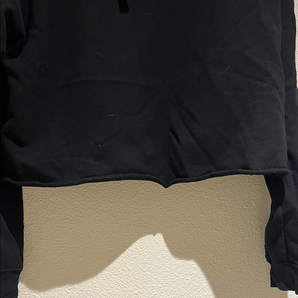 Fleo Black Cropped Hoodie - Picture 4 of 8